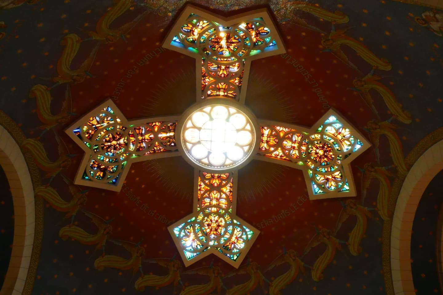 鶏鳴教会ステンドグラス